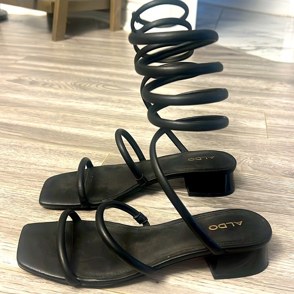 Aldo black mini heel spring shoes - Picture 2 of 2